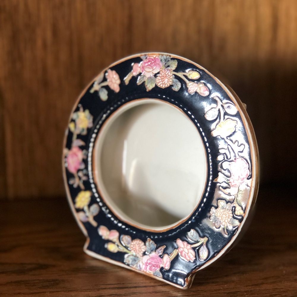 Circle Floral Ceramic Frame